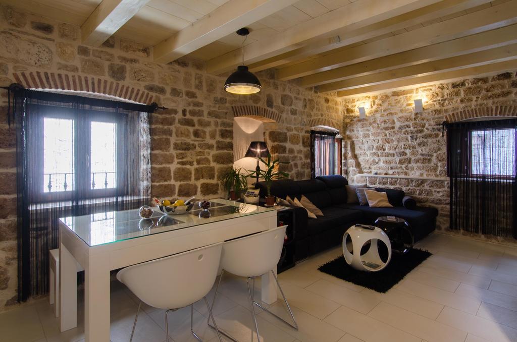 Apartment Capo Family & Capo Studio -Old Town-Parking Trogir Bilik gambar